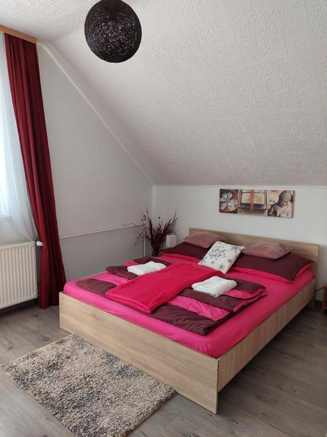 Nagcsalados Rozsa Apartman Балатонлелле Экстерьер фото